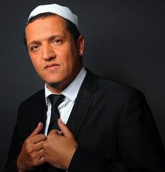 L’imam franco-tunisien  Hassan Chalghoumi, participe au Forum « démocratie et religion  » à Tel-Aviv