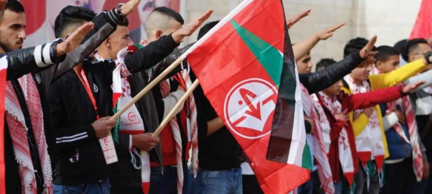 « Heil Hitler » : Des étudiants palestiniens rendent hommage aux nazis à l’occasion de l’anniversaire du groupe terroriste