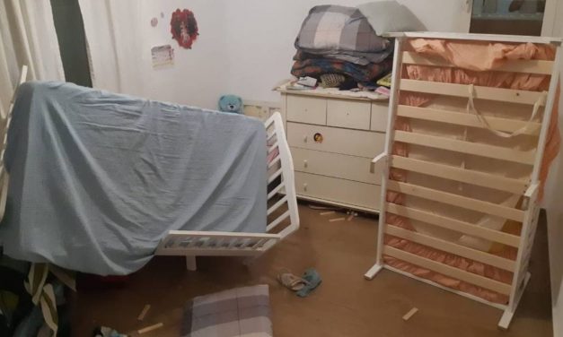 Les habitants juifs de Lod voient leurs maisons saccagées.