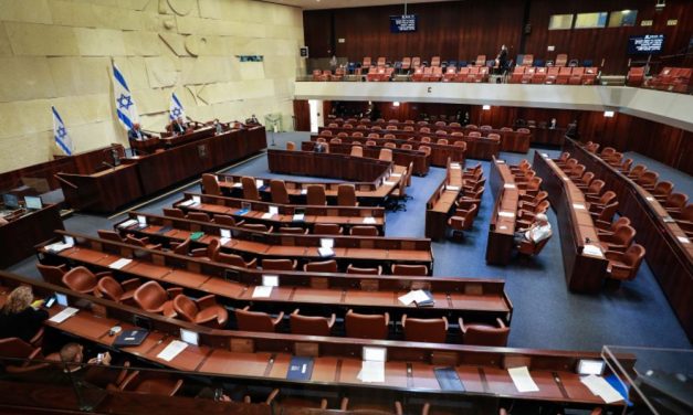 Ils quittent le navire alors qu’Israël fait face à une vague de terrorisme, par Souhail Ftouh