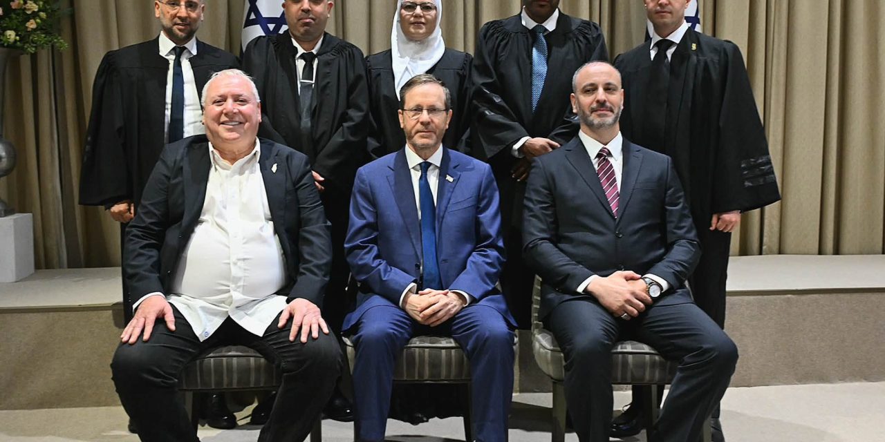 Cinq juges des Tribunaux islamiques en Israël ont prêté serment devant le Président Isaac Herzog